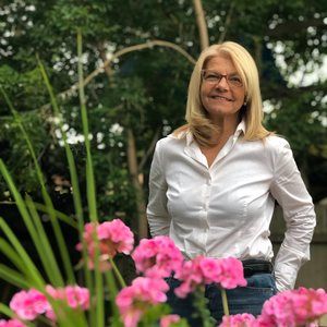 Meet your Posher, Carla